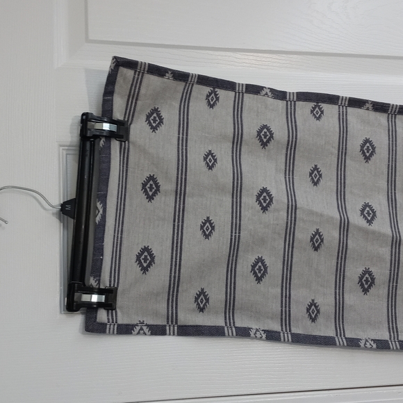 2 placemates - Picture 2 of 3